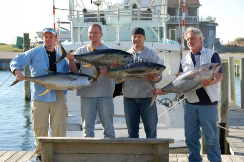 Nice yellowfin photo-op at the end of the day
